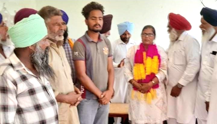 The birthday of the founder of BSP Shri Kanshi Ram Ji was celebrated.